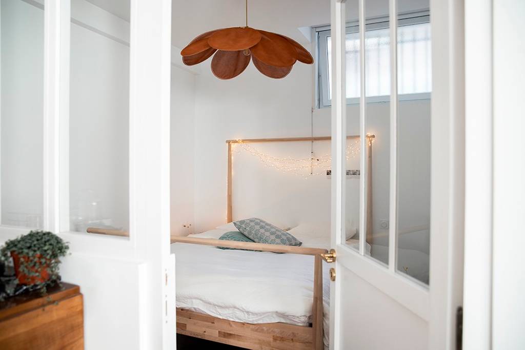 chambre Airbnb à Biarritz rénové et décoré avec soin sur le blog déco lifestyle et voyage Lili in Wonderland