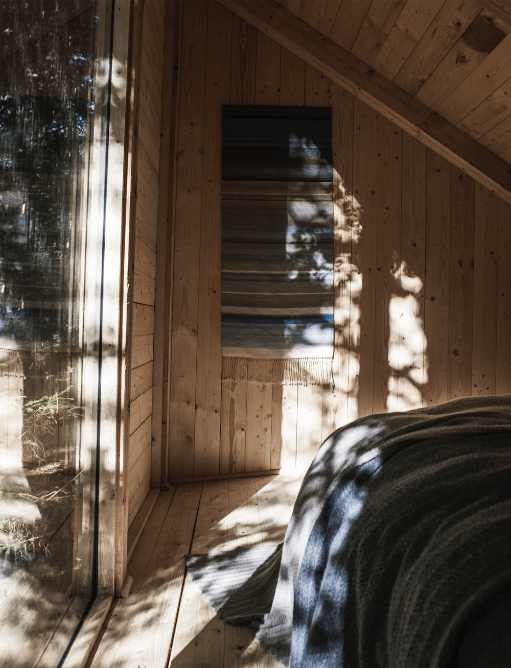 Stedsans in the Woods retraite sauvage cabanes forêt intérieur