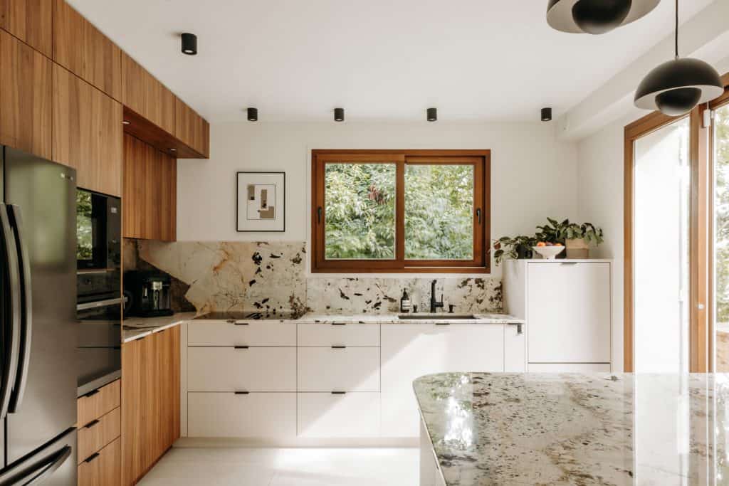 Visite privée : une maison familiale cosy aux accents vintages - Lili ...